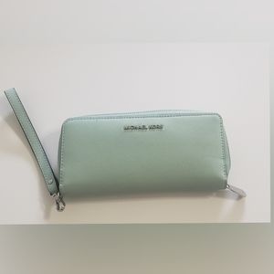 Michael Kors Wallet (Purse/Bag not included)